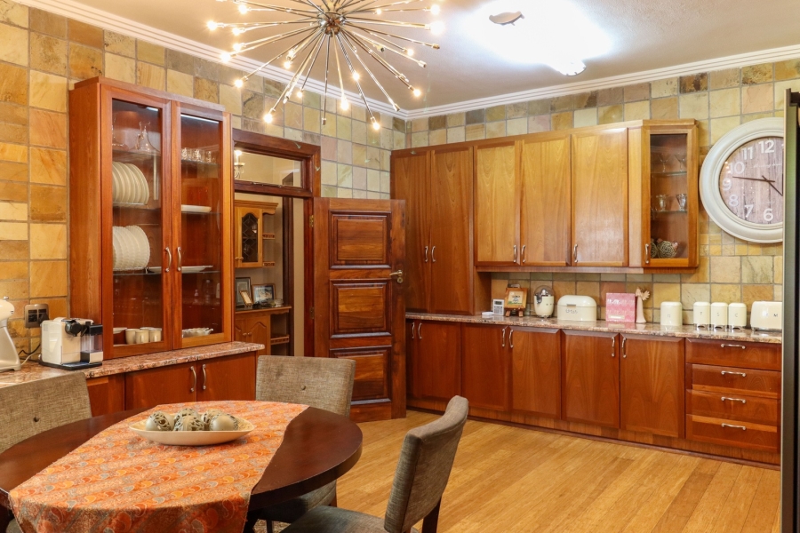 4 Bedroom Property for Sale in Heuwelsig Free State